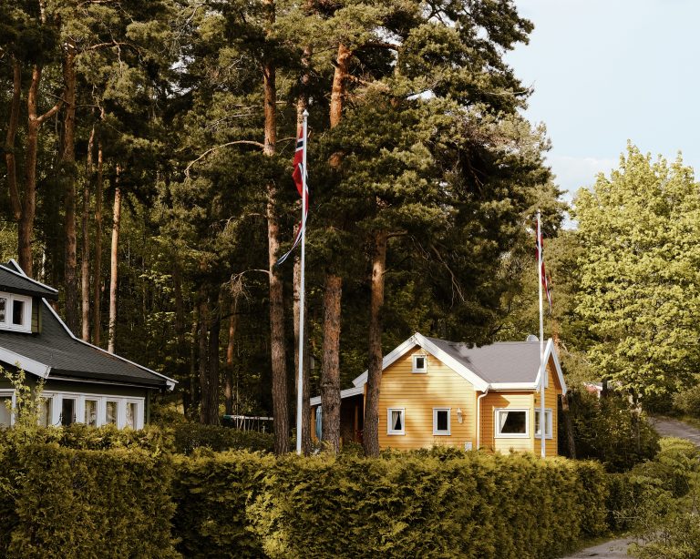 A photo of a house on an island in Oslo