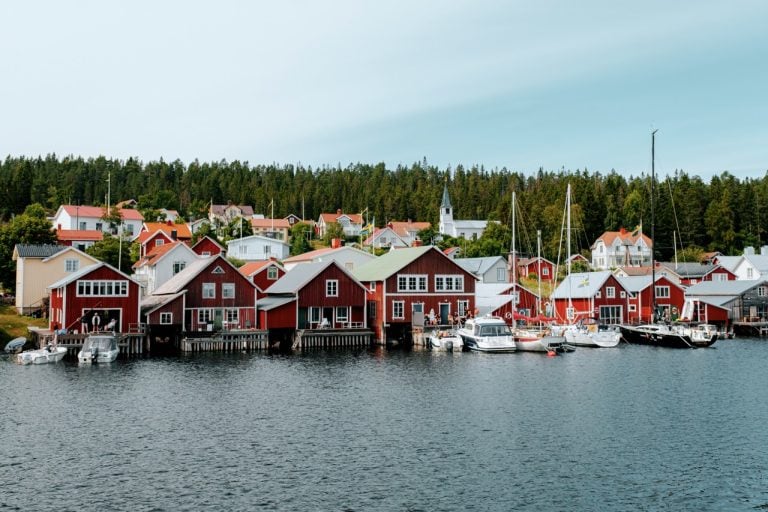 A photo of Ulvöhamn's harbour in the summer