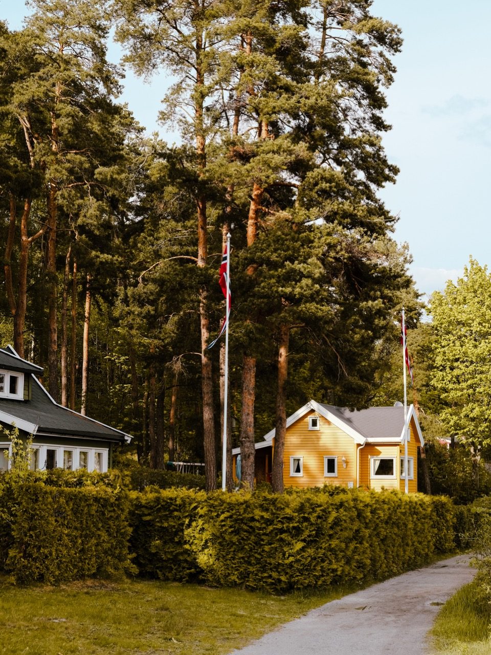A yellow house in the Oslofjord